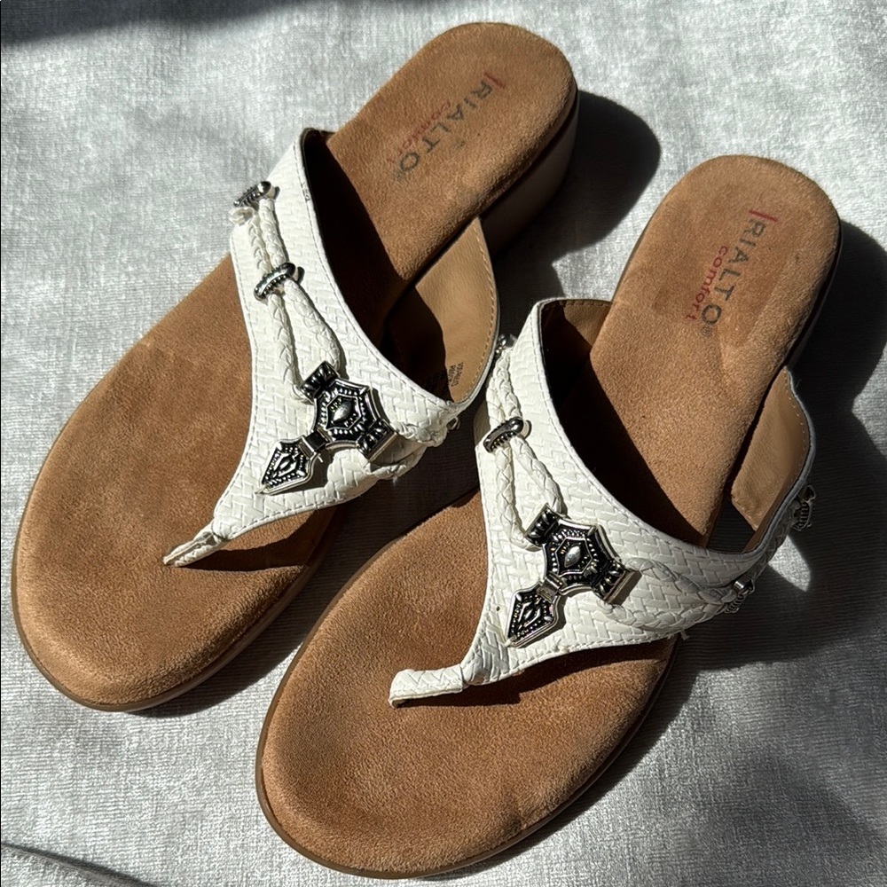 Rialto White and Tan Sandals with Cushioned Insole Sz 10 NWOT
